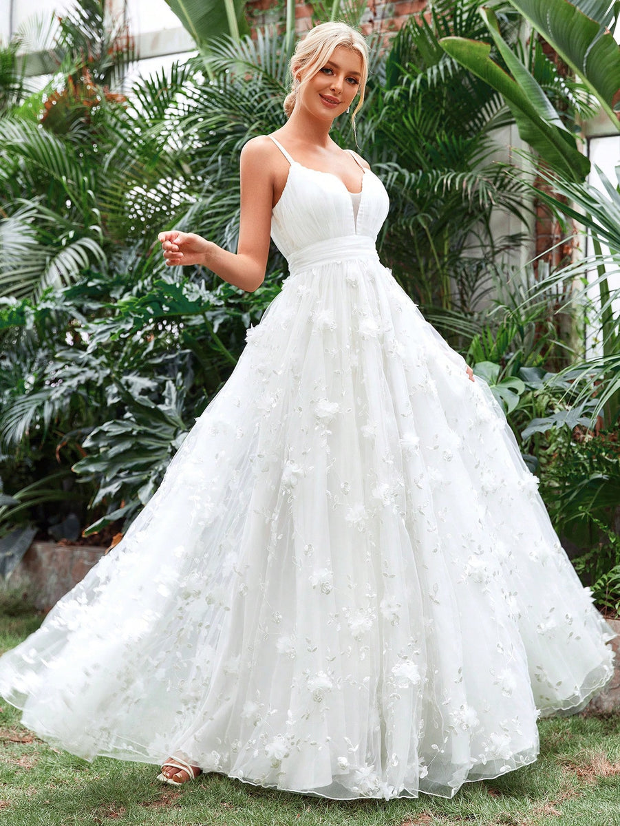 mesh wedding dress Corset-Style A-Line with Detachable Sheer Sleeves and Embellishments This elegant embroidered wedding dress features a deep Floral Lace Appliques Mesh Tulle