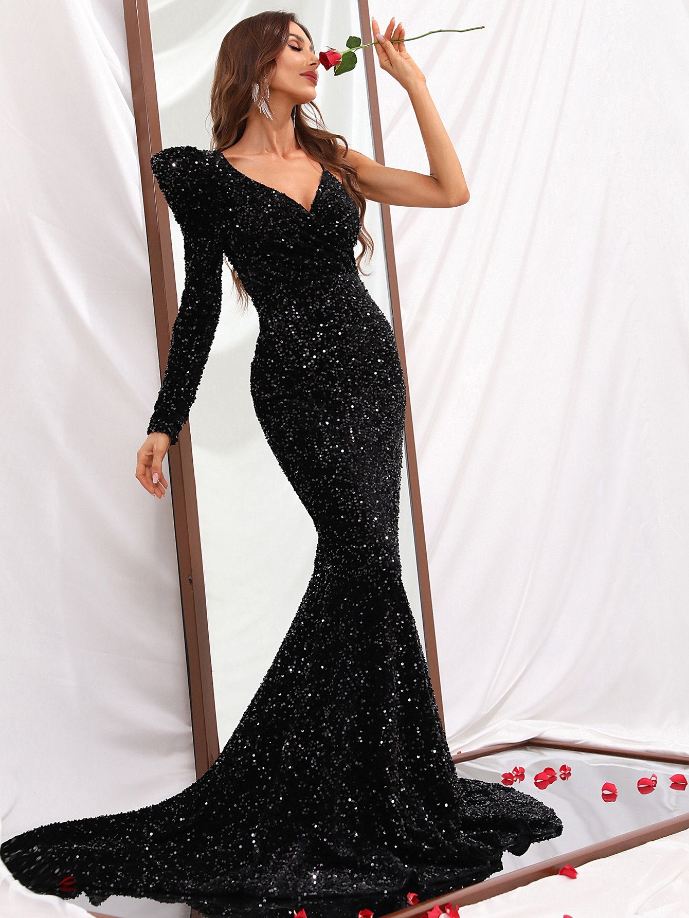 Asymmetrical One Shoulder Black Sequin Mermaid Dresses