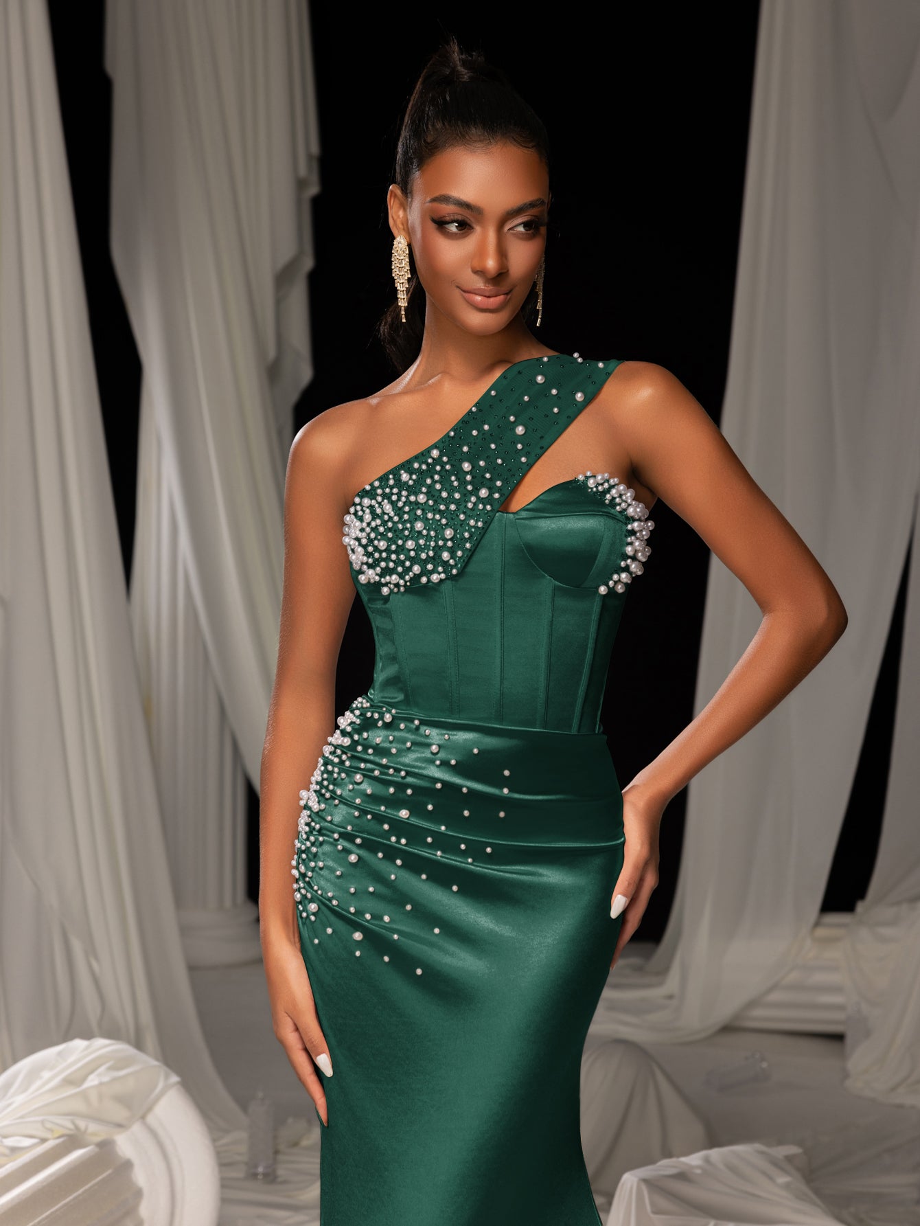 Elegant One Shoulder Mermaid Hem Satin Evening Dress with Pearl Accents
