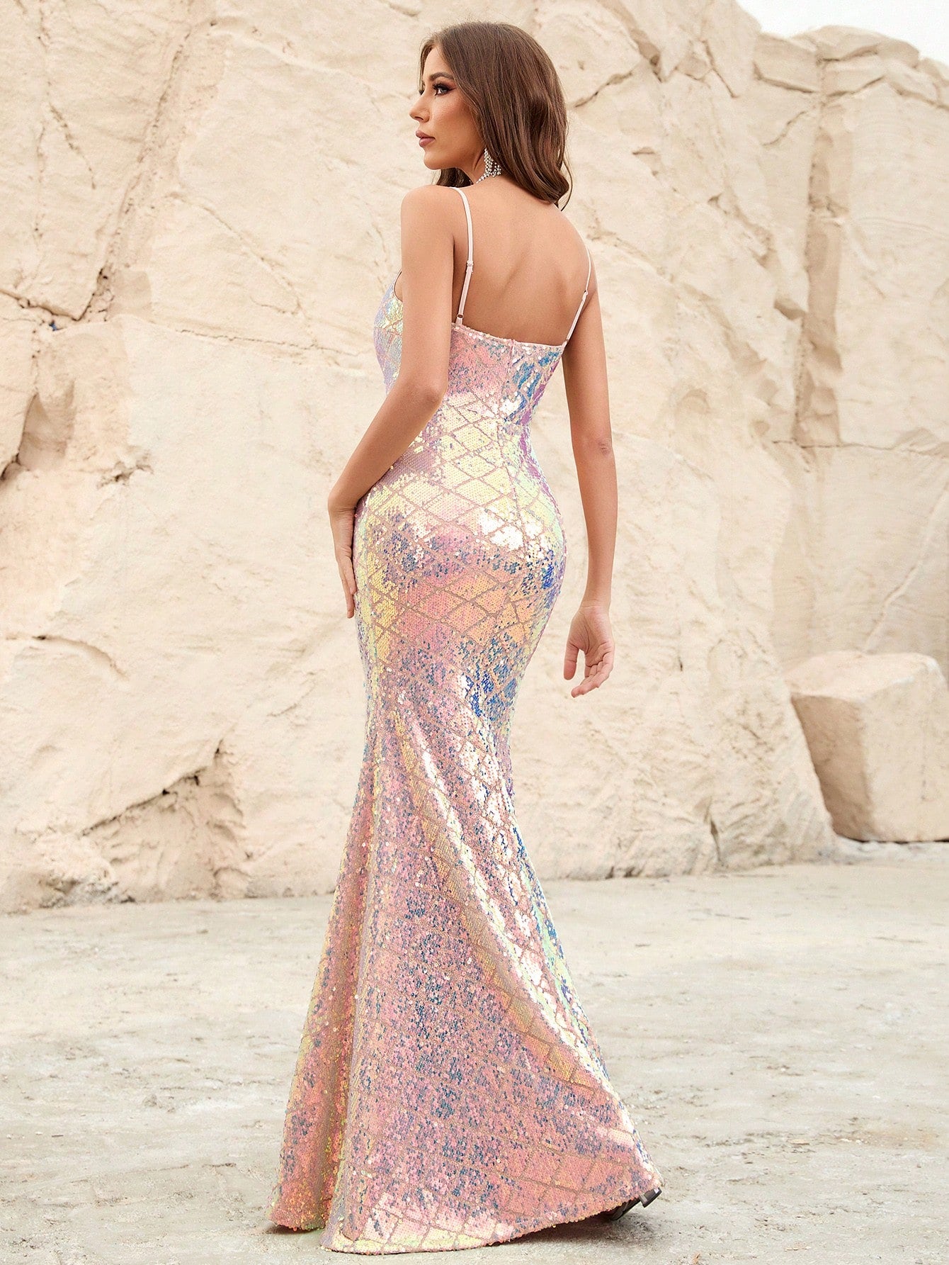 Elegant Spaghetti Strap Sleeveless Sequin Mermaid Dress