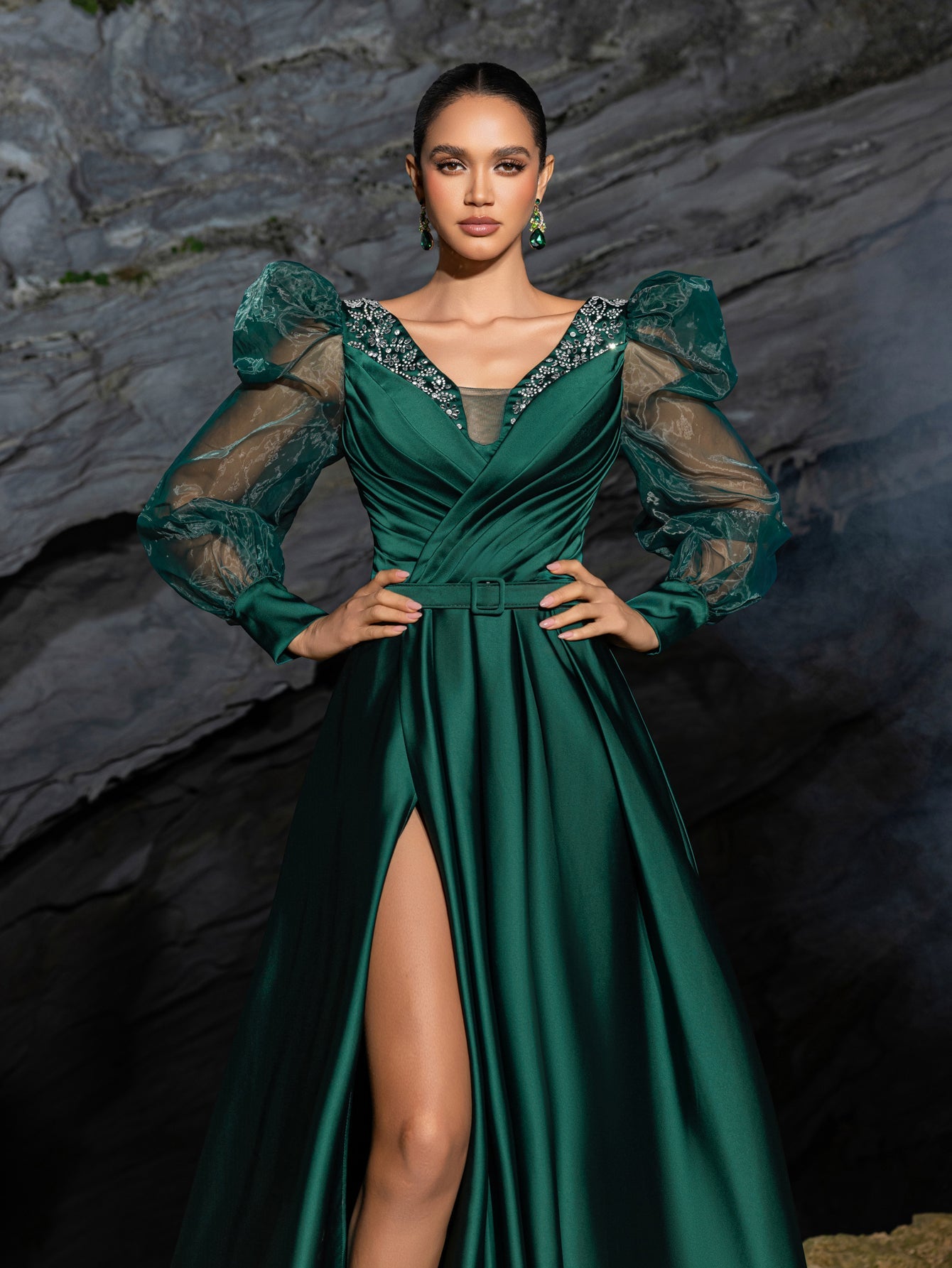 Elegant Satin A-line Evening Gown with V-Neck, Tulle Puff Sleeves and High Slit