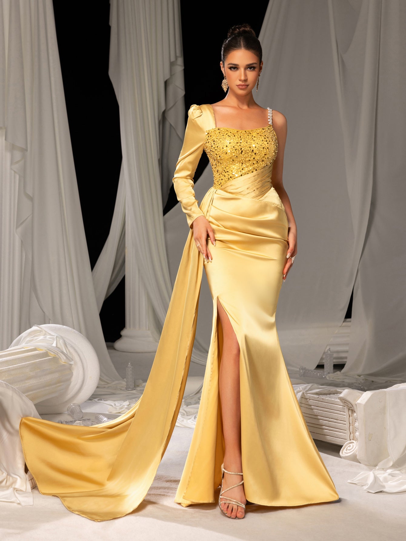 Elegant Satin Formal Dress with High Slit & Sequin Embellishments L Gold / Xs Elegant Satin Formal Dress with High Slit & Sequin Embellishments L Gold / Xs