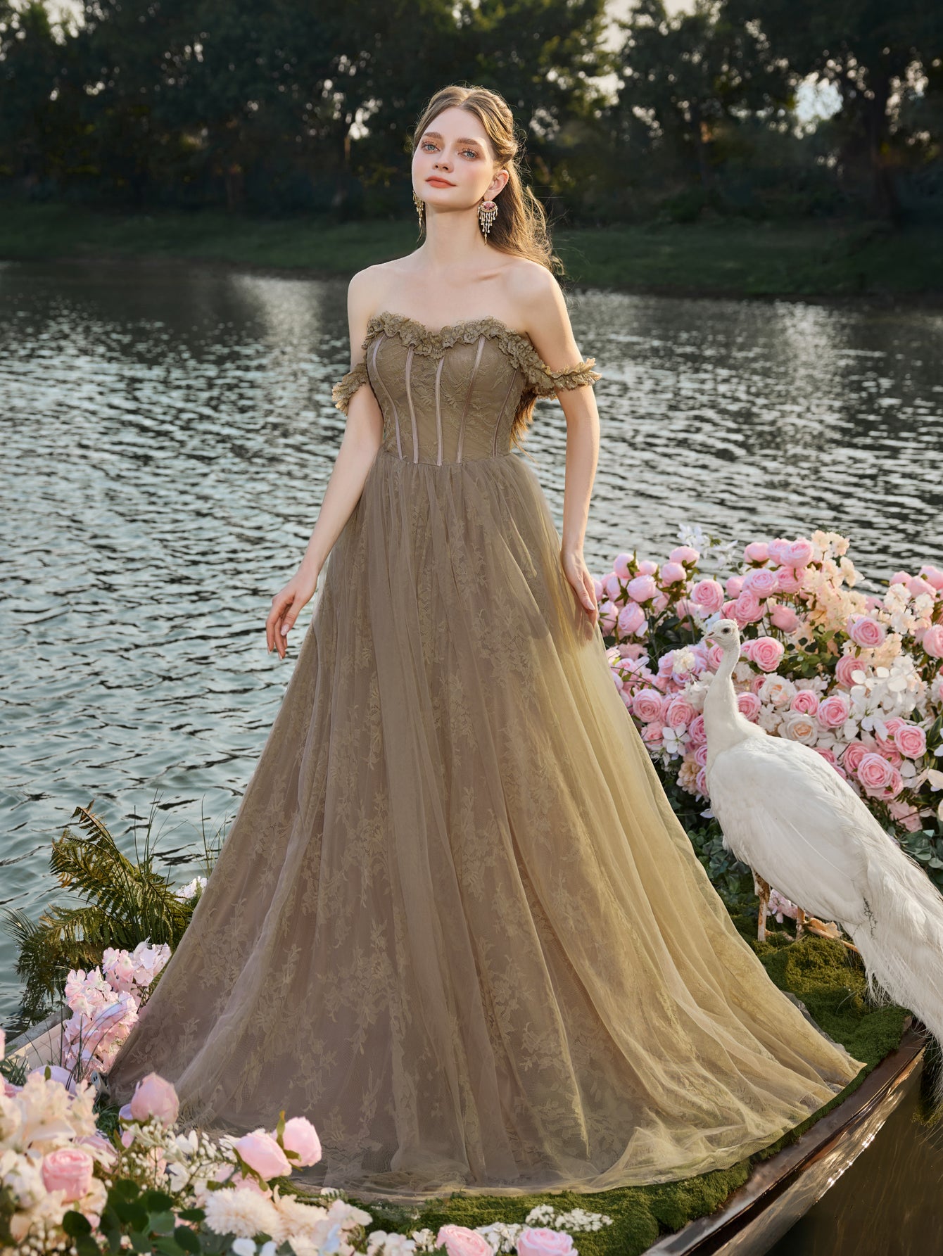 Elegant Off Shoulder Lace Bodice Contrast Tulle Hem Wedding  Dress