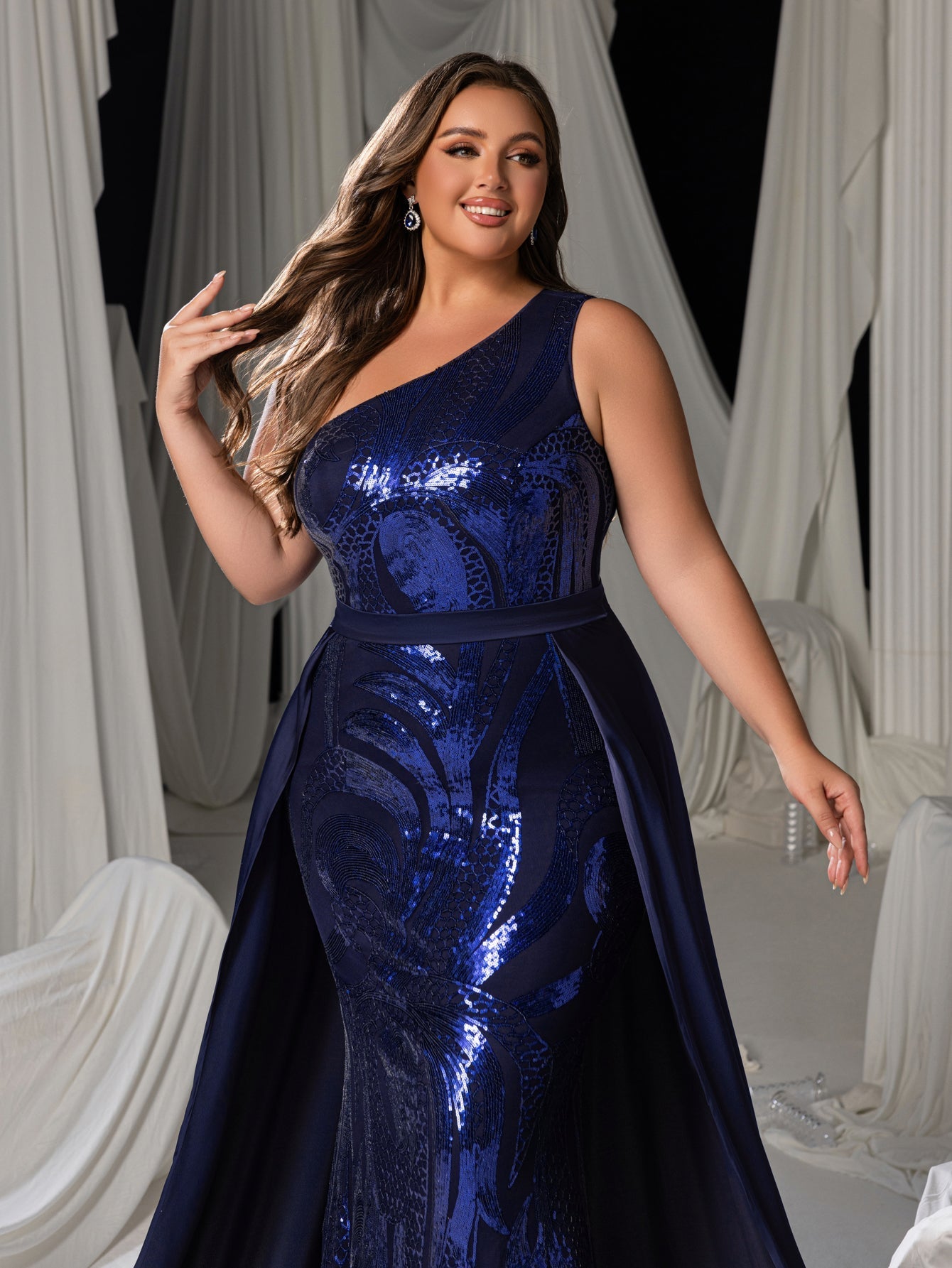 Plus Size Gorgeous One-Shoulder Sleeveless Sequin Formal Dress