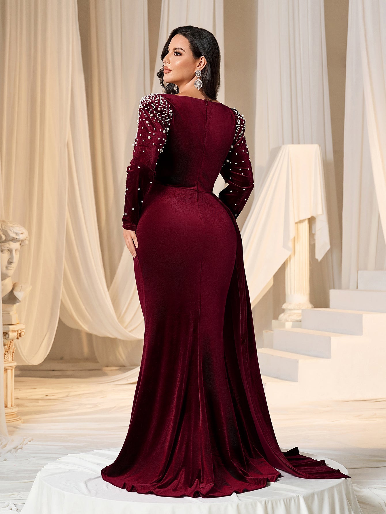 Plus Elegant Pearl Embellished Diagonal Neck Mermaid Hem Velvet Evening Dress