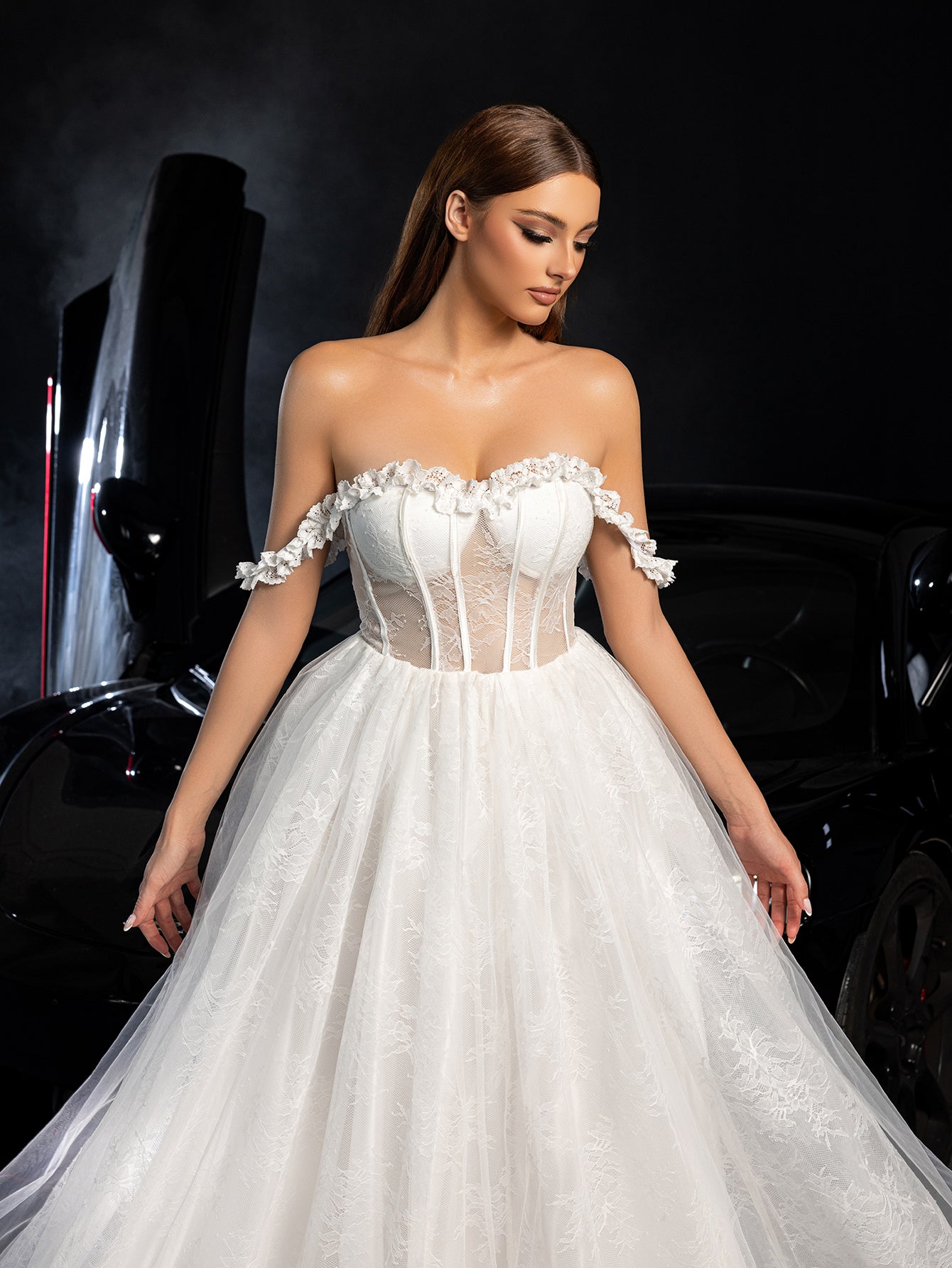 Elegant Off Shoulder Lace Bodice Contrast Tulle Hem Wedding  Dress