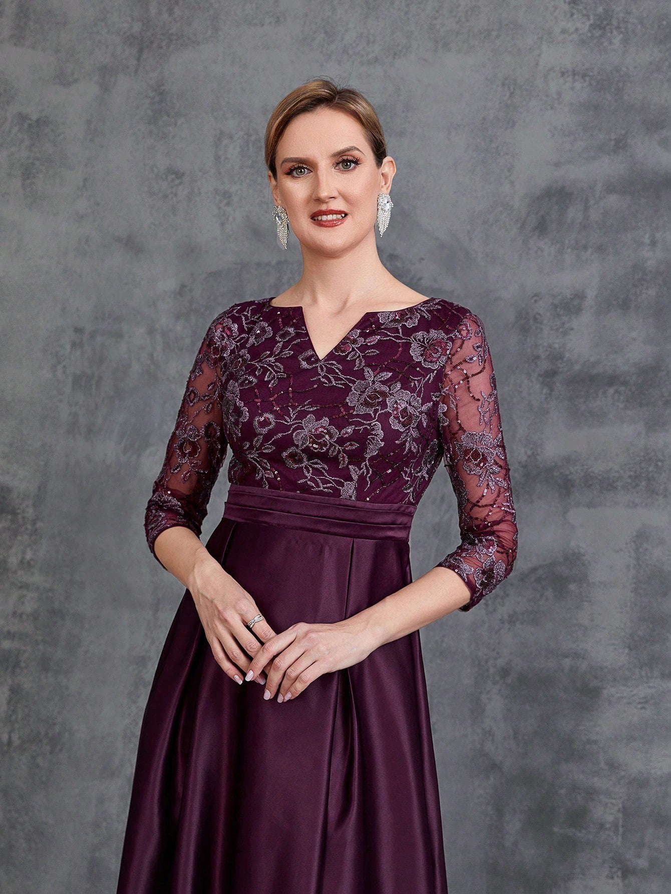 Womens' Glamorous Evening Gown: Allover Sequin-Embroidered Bodice & Satin A-Line Skirt – Elegant Formal Dress for Black-Tie Events