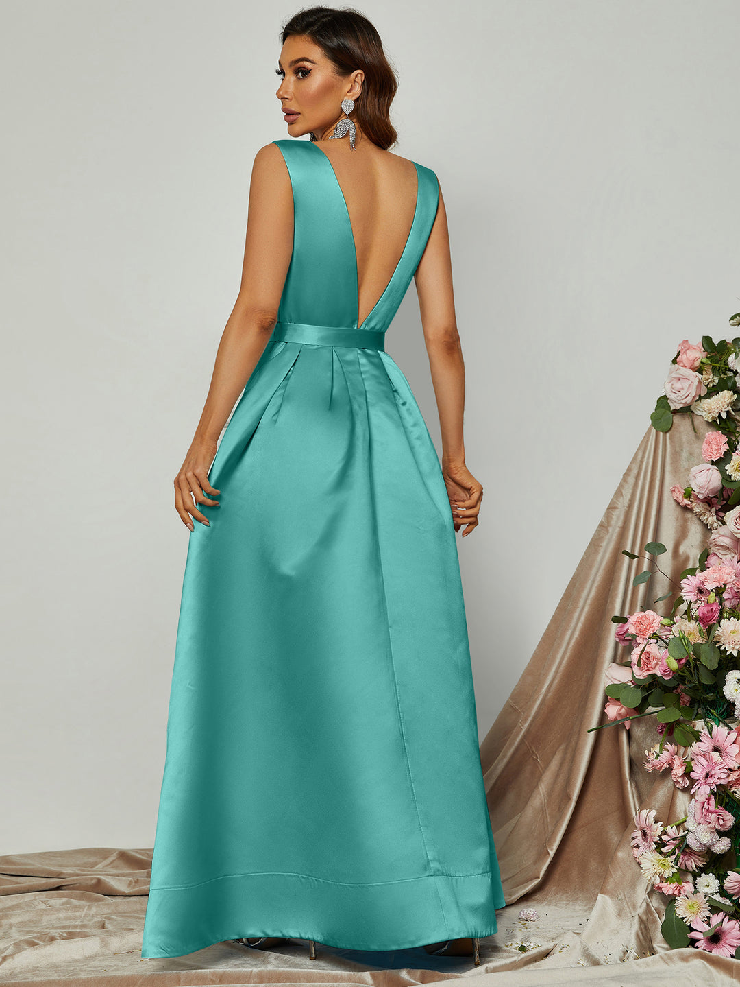 Elegant V Neck Sleeveless Fold Pleated Ball Gown