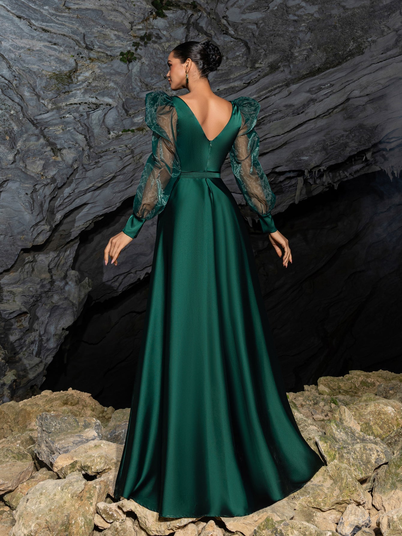 Elegant Satin A-line Evening Gown with V-Neck, Tulle Puff Sleeves and High Slit