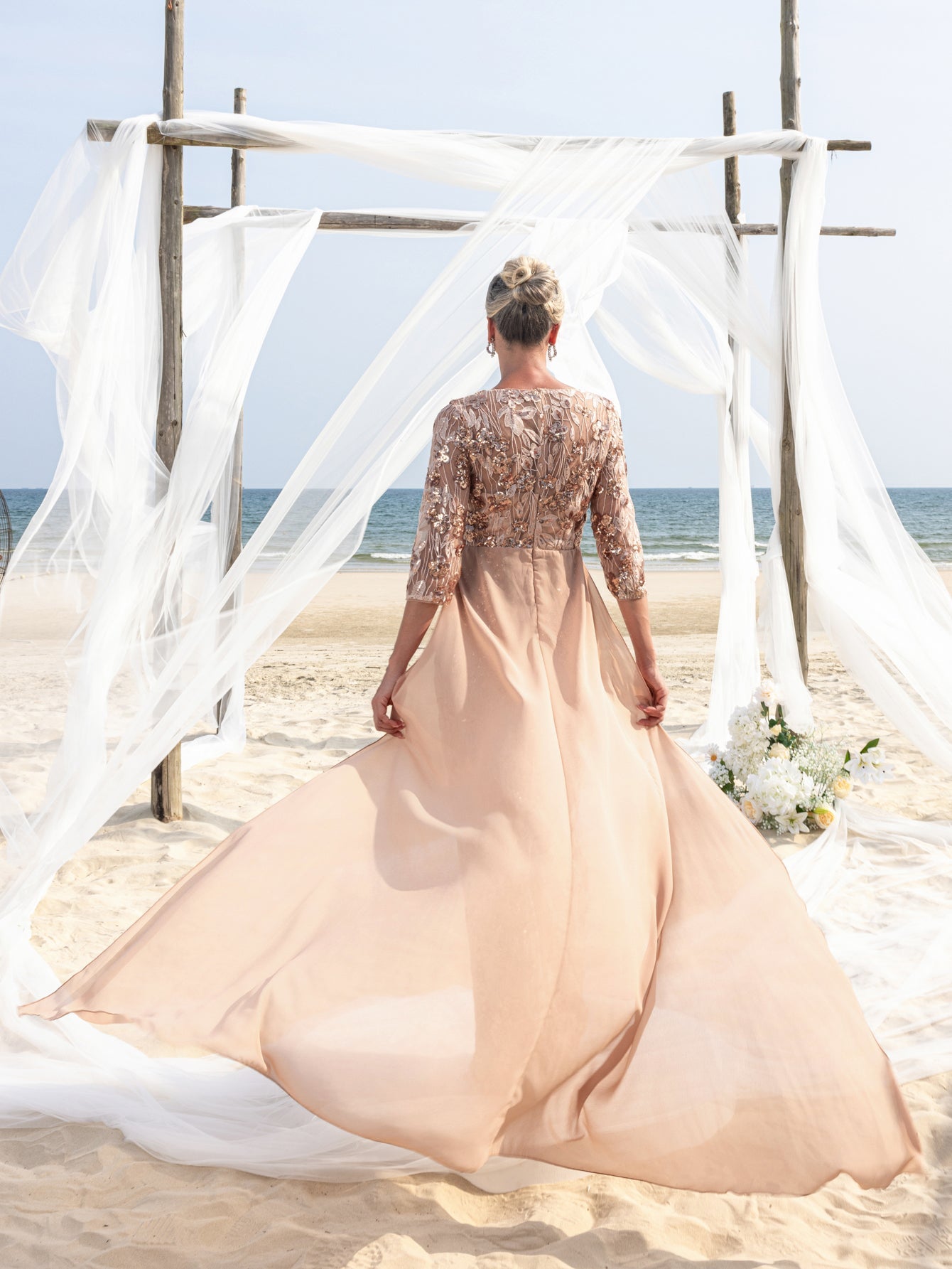 Womens' Luxurious Evening Gown with Embroidered Sequin Detailing & Chiffon Skirt – Sculpted Bodice & Sheer Train for Formal Galas