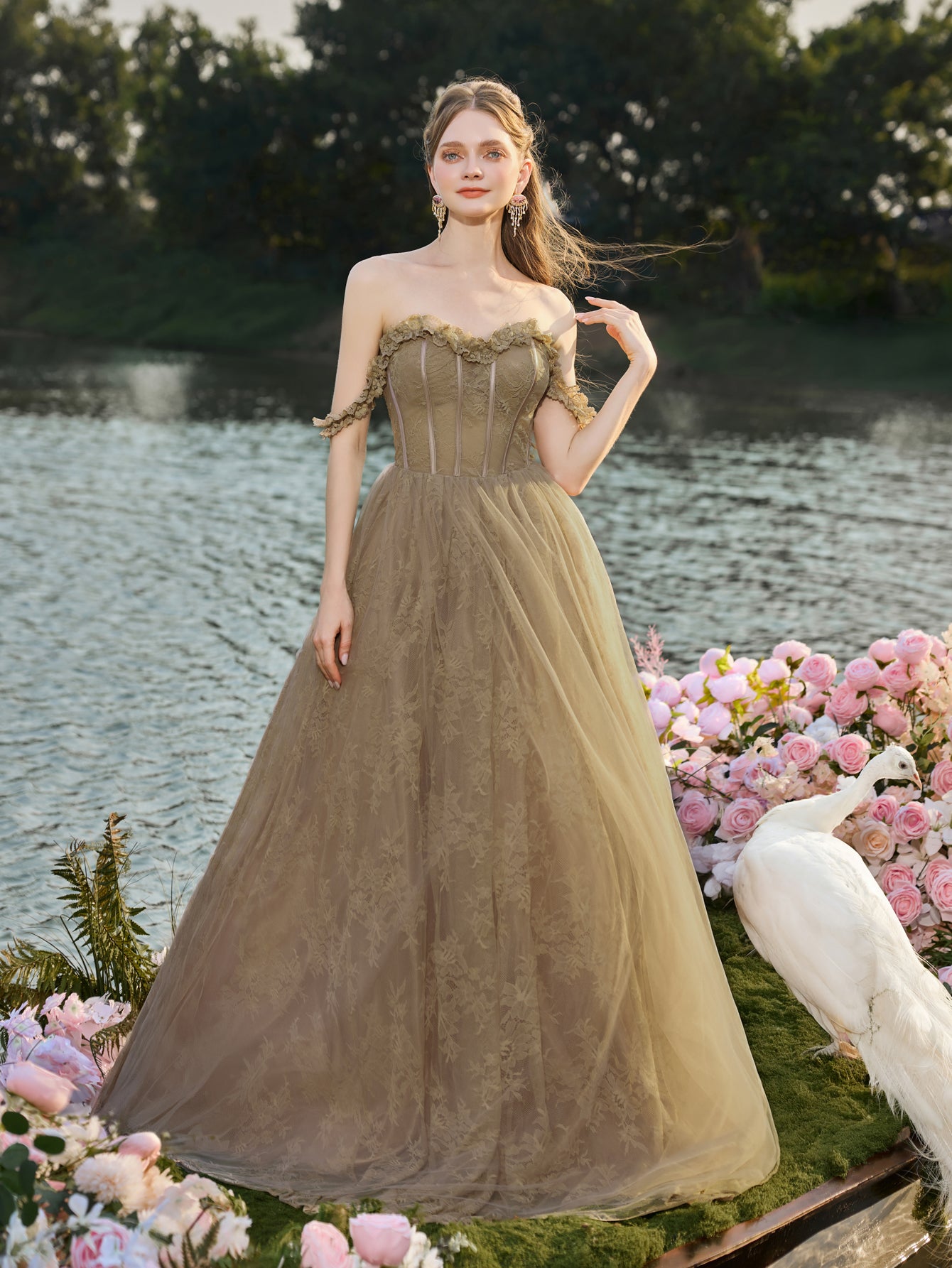 Elegant Off Shoulder Lace Bodice Contrast Tulle Hem Wedding  Dress