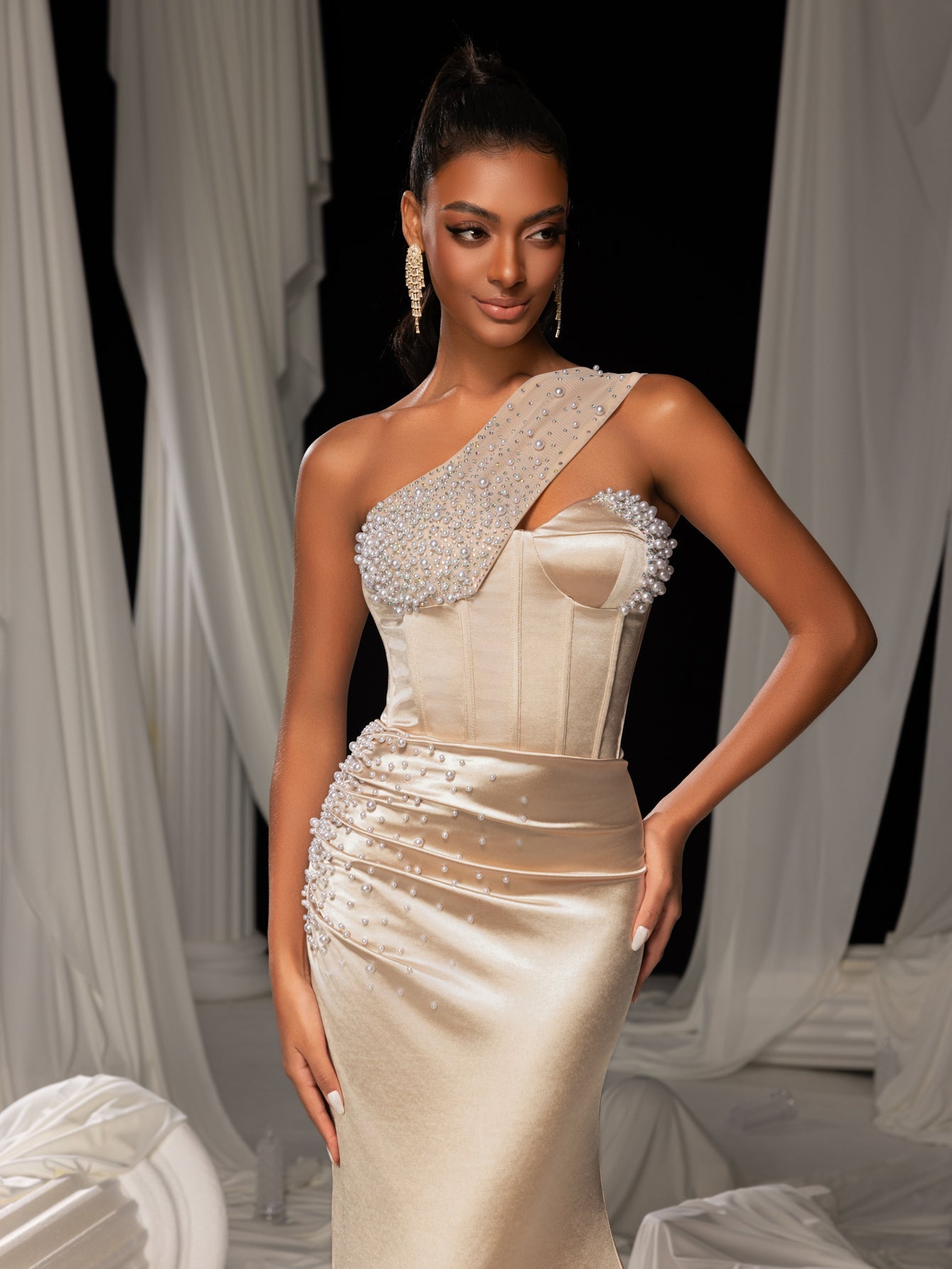 Elegant One Shoulder Mermaid Hem Satin Evening Dress with Pearl Accents