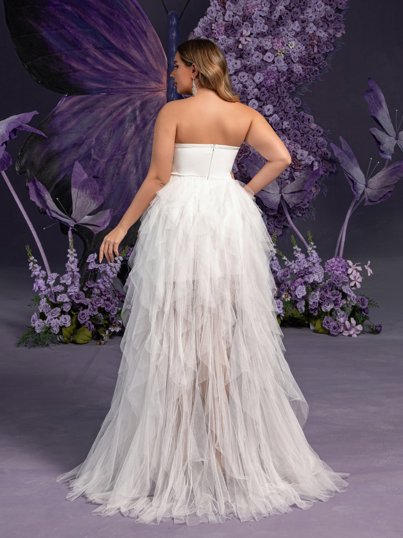 Plus Elegant Strapless Sweetheart White Bridal Gowns: Tiered Tulle Skirt with Thigh-High Slit & Corset Bodice – Elegant 1XL-5XL Wedding Dresses