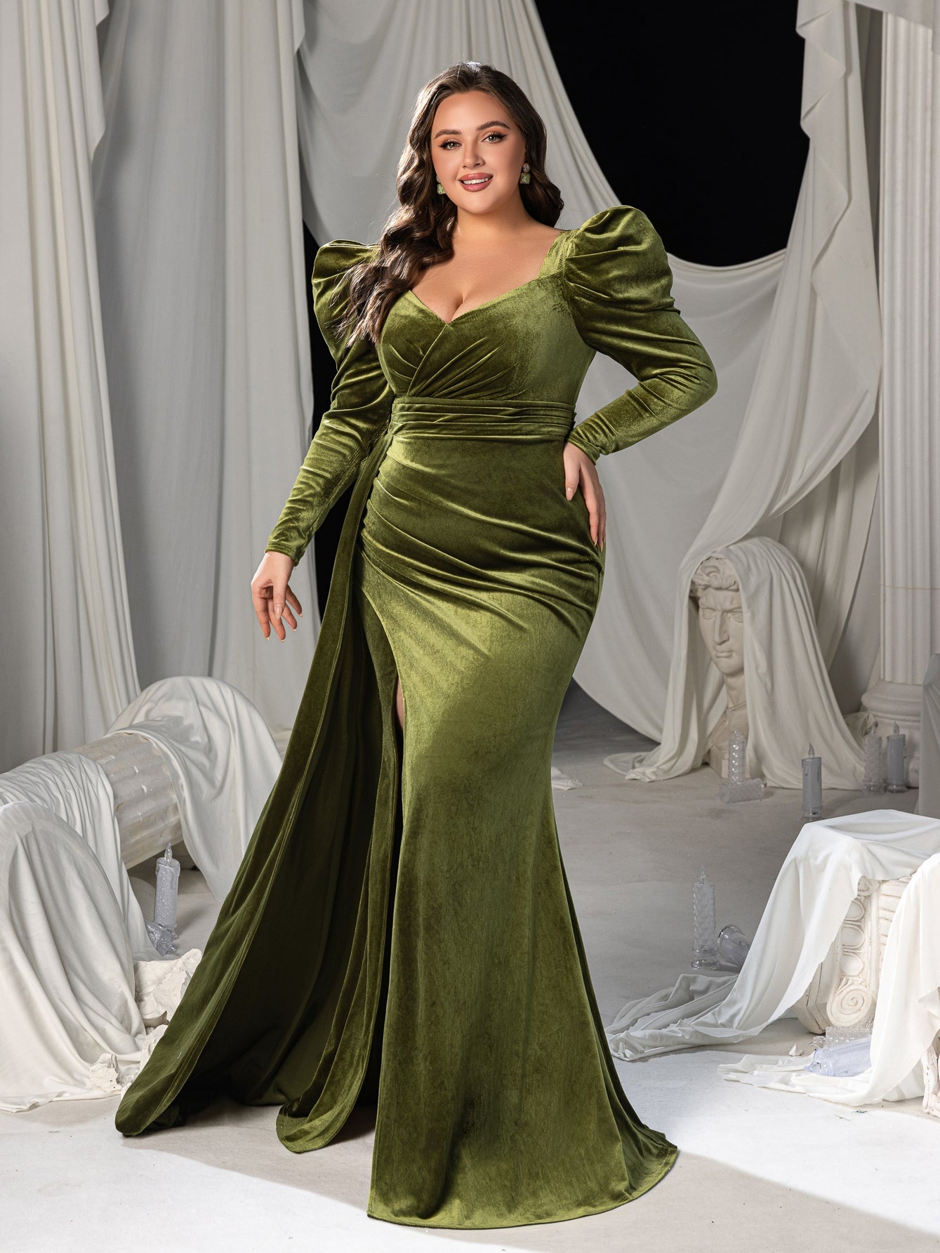 Plus Elegant Velvet Gown with Thigh-High Slit & Puff Sleeves – Luxury Evening Wear for Red Carpet, Gala Dinners & High-End Parties