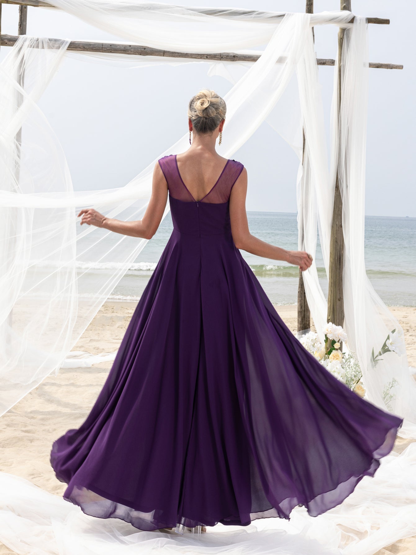 Womens' Elegant Mother-of-the-Bride Gown: Floral Appliqué V Neck & Chiffon Skirt – Open-Back Wedding Formal Dress