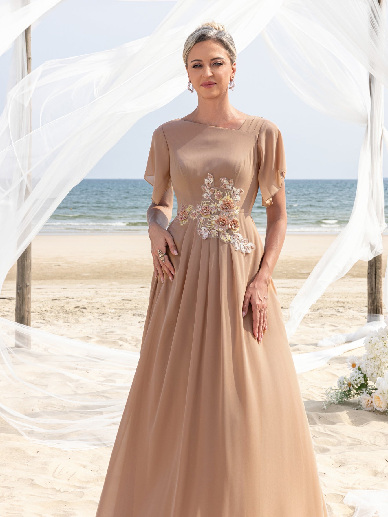 Womens' Chiffon Evening Gown with Floral Appliqué Detailing – Elegant Boat Neck & Cinched Waist Formal Dress for Mothers of the Bride