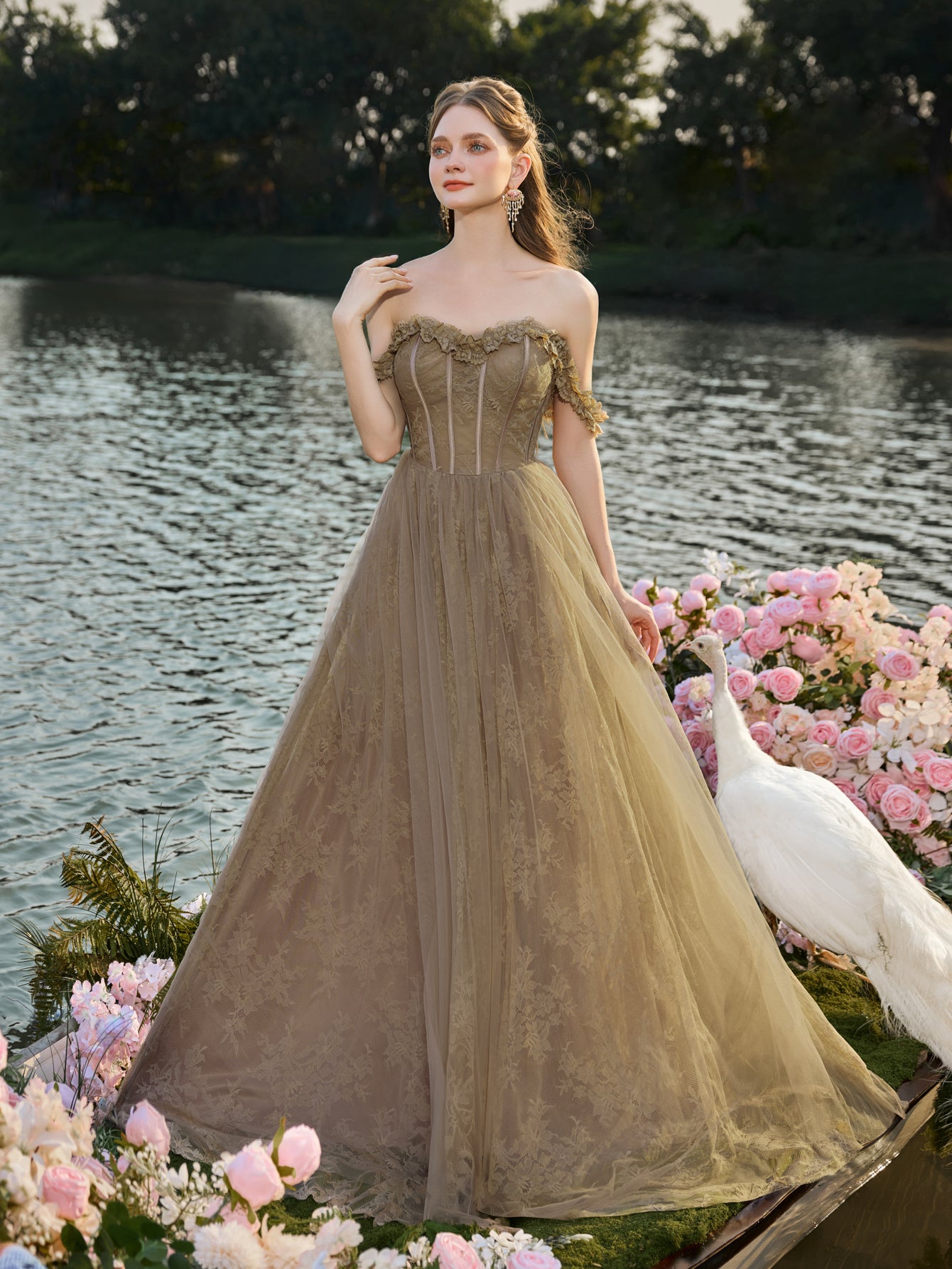 Elegant Off Shoulder Lace Bodice Contrast Tulle Hem Wedding  Dress