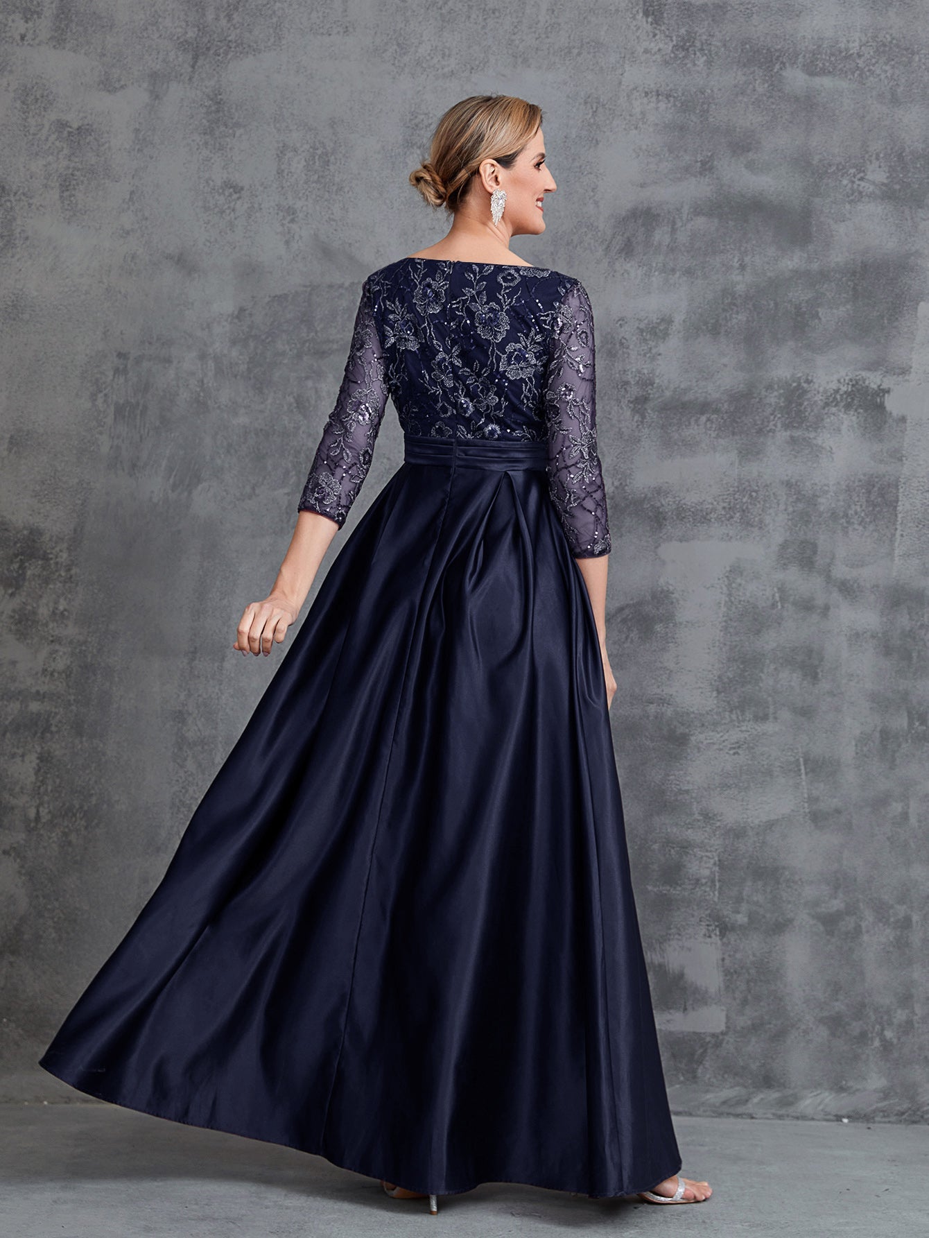 Womens' Glamorous Evening Gown: Allover Sequin-Embroidered Bodice & Satin A-Line Skirt – Elegant Formal Dress for Black-Tie Events