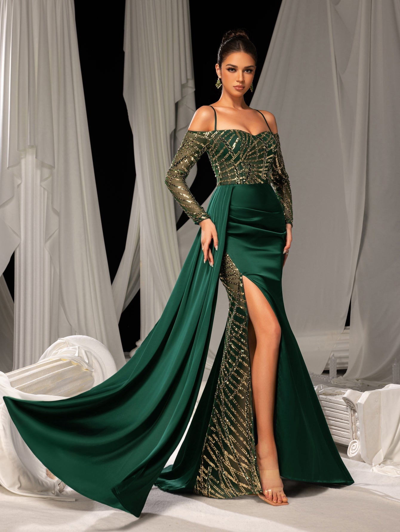 Elegant Evening Gown with Golden Sequin Access – Off-Shoulder Design Black/Gold / L