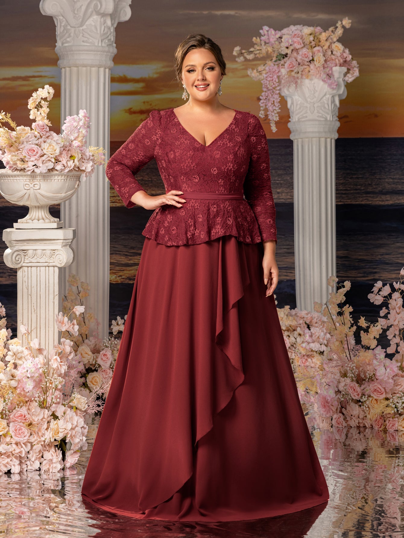 Plus Womens' Elegant Mother-of-the-Bride Gown: Lace V-Neck with Chiffon Skirt & Three-Quarter Sleeves – Elegant Formal Dress for Beach Weddings