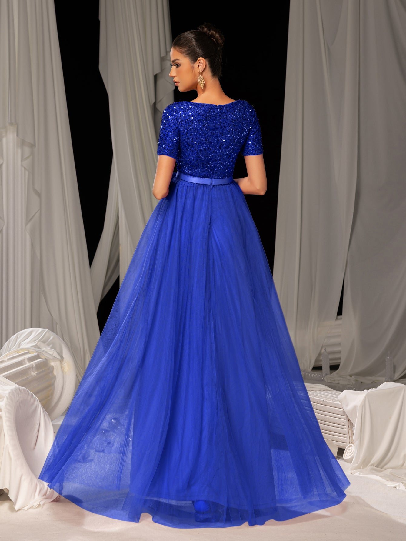 Elegant Tulle Party Dress with Sequin Top & Tulle Skirt – Luxury Evening Wear for Weddings, Formal Dinners & Red Carpet Events