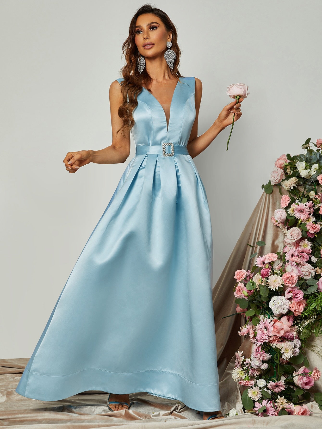 Elegant V Neck Sleeveless Fold Pleated Ball Gown