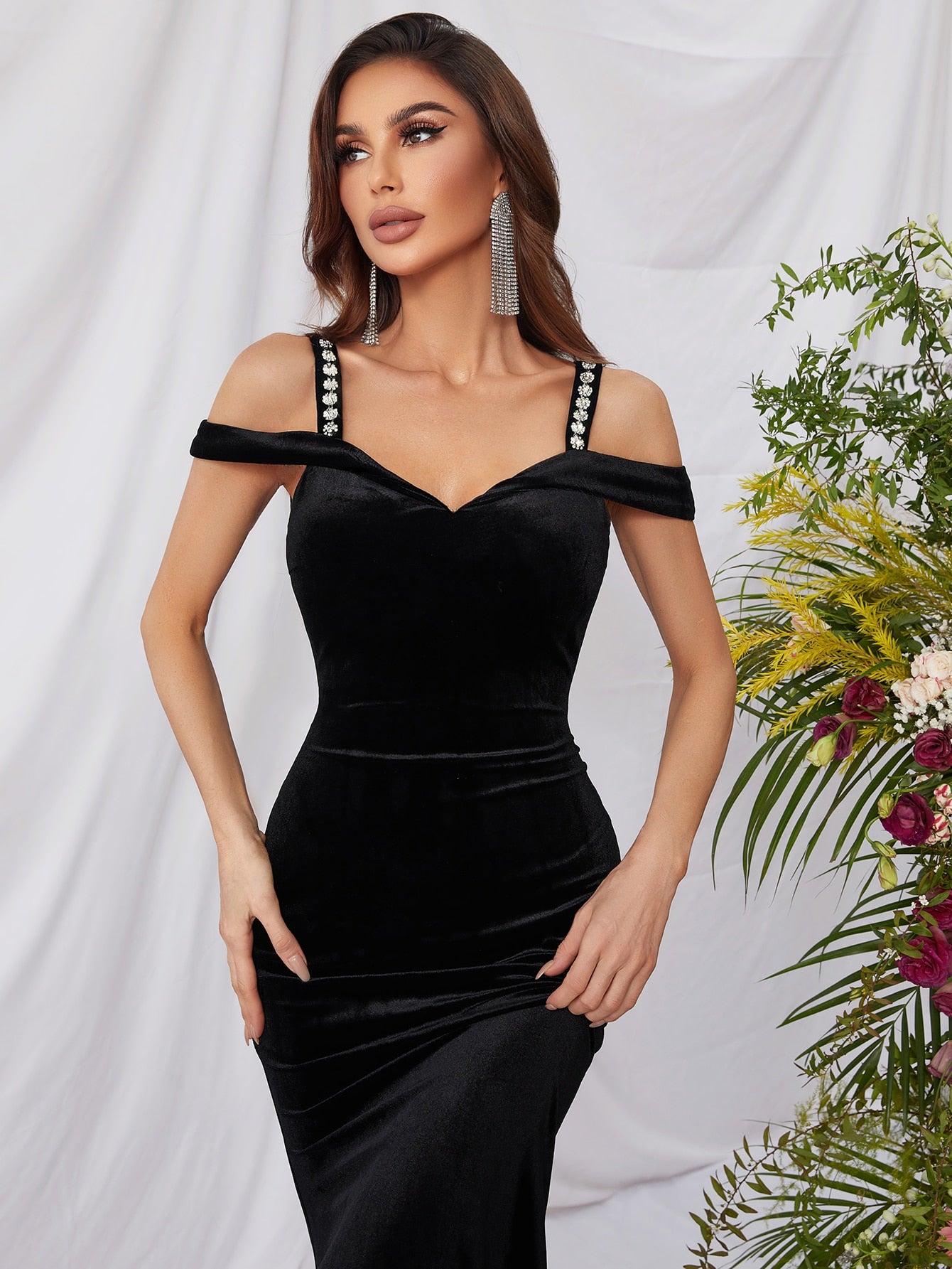 Elegant  Off Shoulder Strap Maxi Velvet Dresses