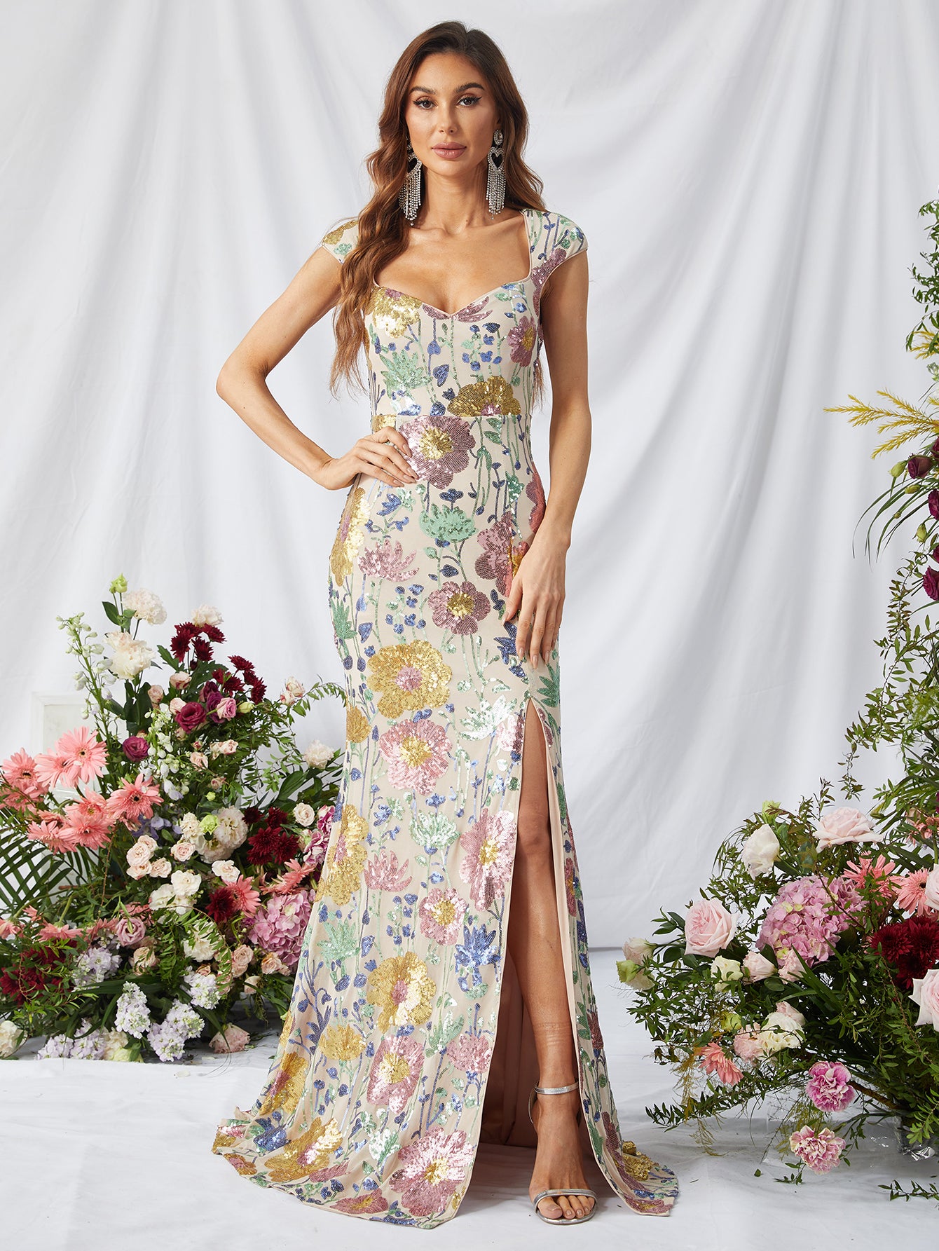 Elegant Sweetheart Sleeveless Floral Sequins Slit Prom Dresses