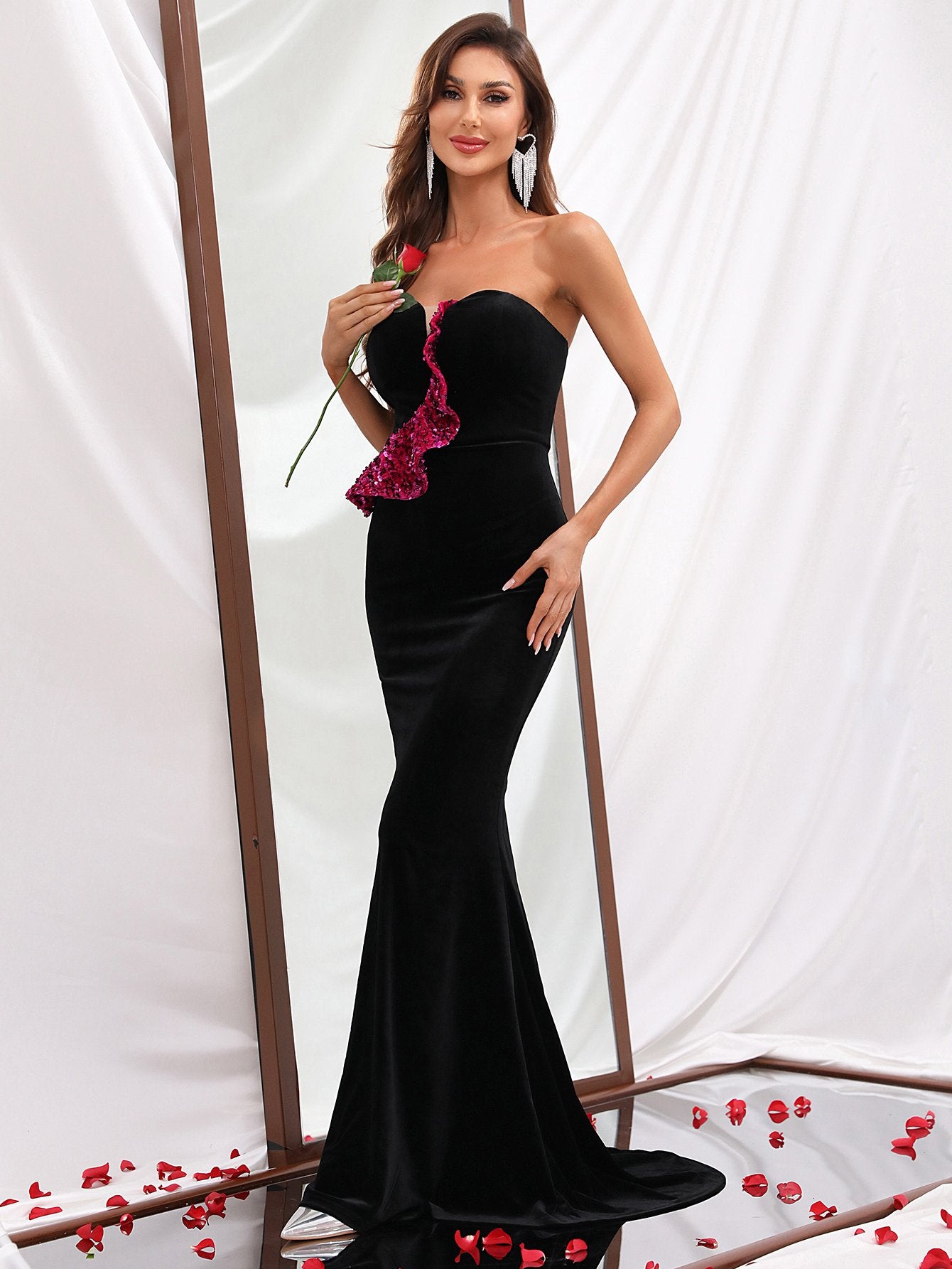 Elegant Tube Sleeveless Velvet Mermaid Dresses